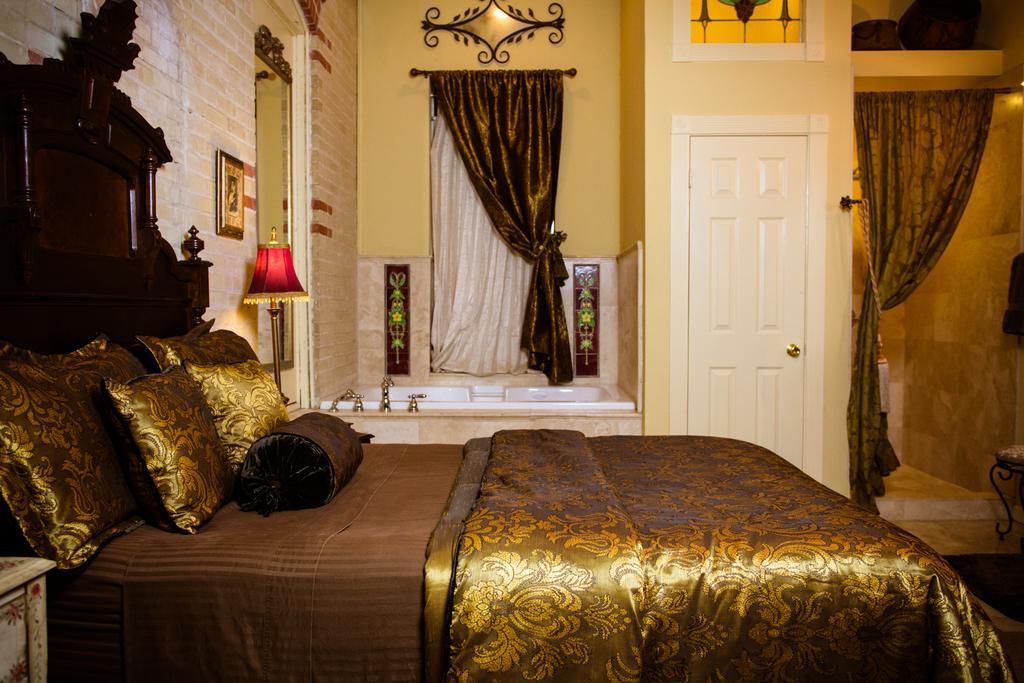 Mosheim Mansion Bed & Breakfast Seguin Room photo