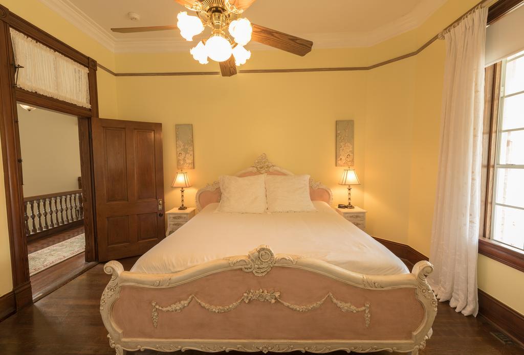 Mosheim Mansion Bed & Breakfast Seguin Exterior photo