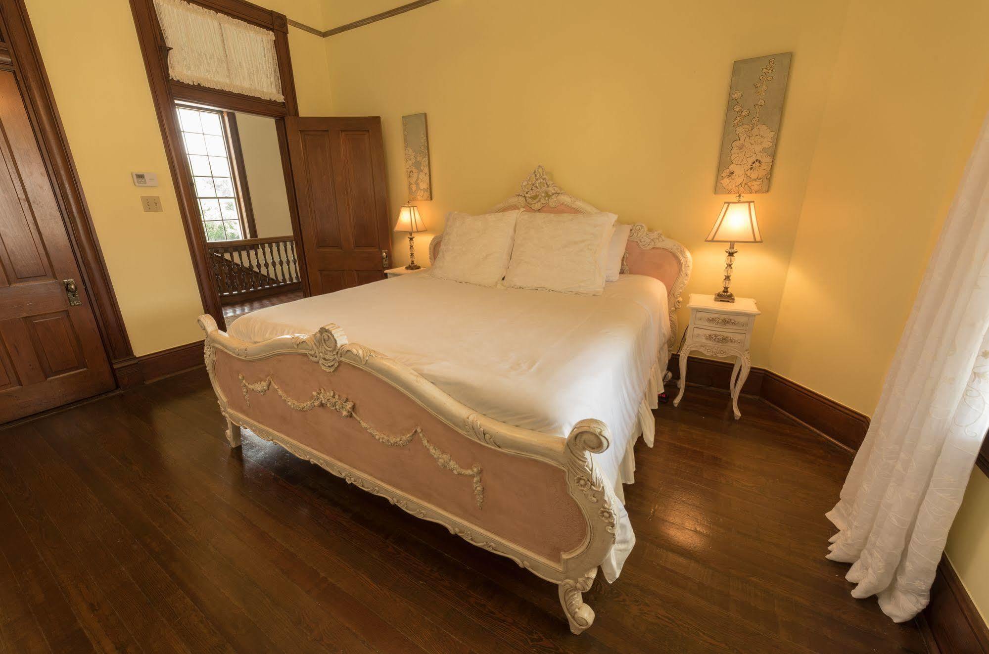 Mosheim Mansion Bed & Breakfast Seguin Exterior photo