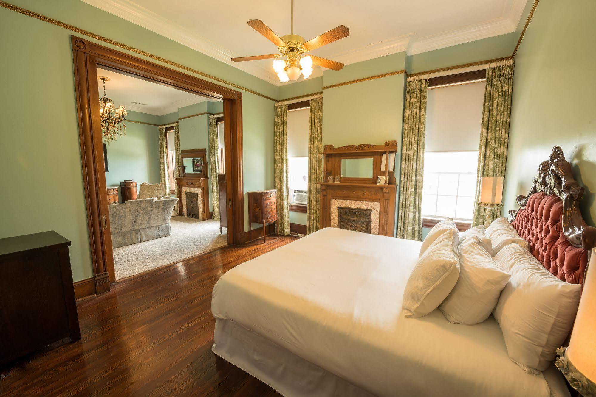 Mosheim Mansion Bed & Breakfast Seguin Exterior photo