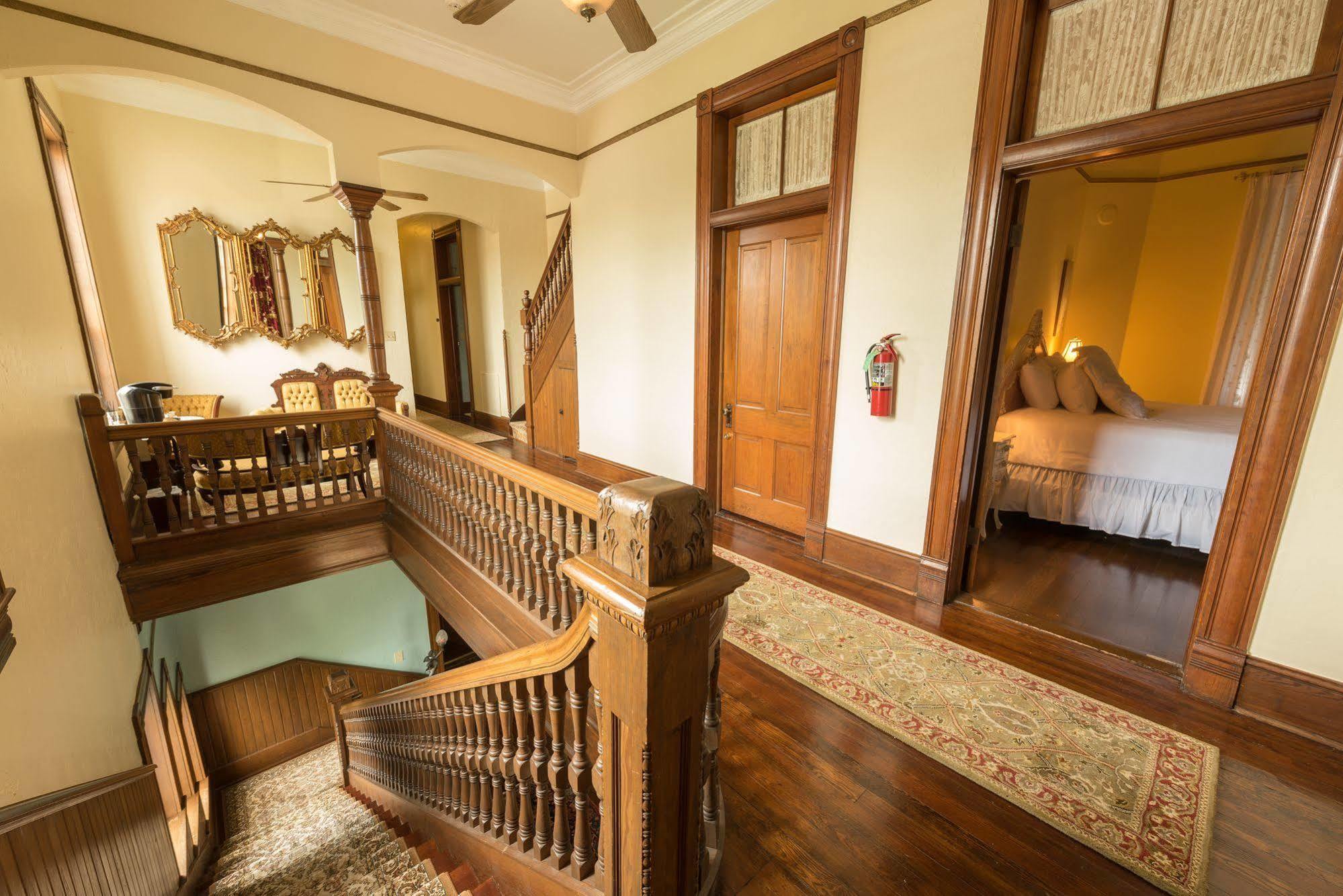 Mosheim Mansion Bed & Breakfast Seguin Exterior photo